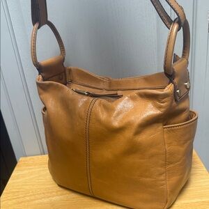 HOBO Sheila Crossbody Bag